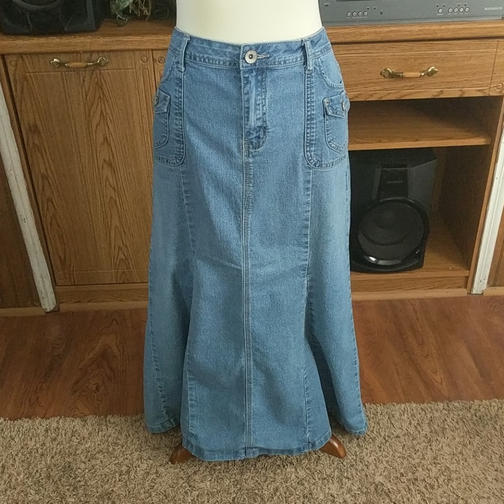 Blue Cato size 14 long denim skirt